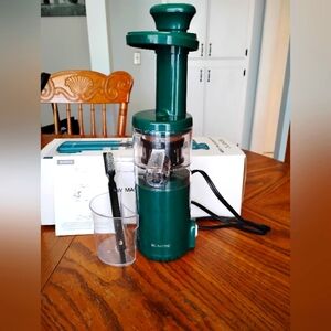 Slow Masticating Juicer With Instructions